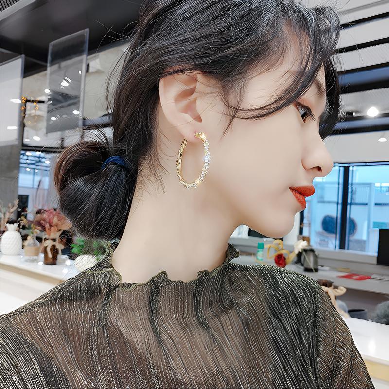 铜合金耳饰 芝倾31 时尚高级感夸张满钻大气耳圈网红爆款气质百搭