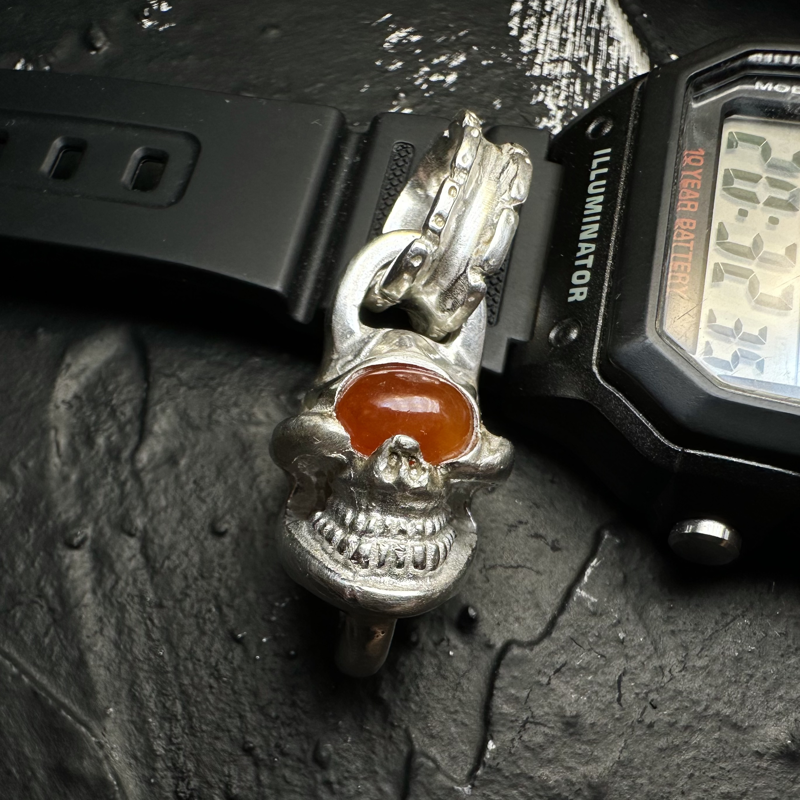 “独眼巨人”高山隆Stoplight风格红翡吊坠 天然缅甸翡翠 贡山商店