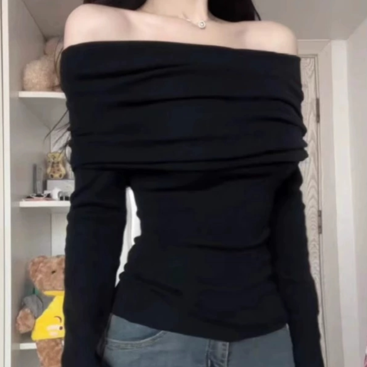 一字领黑色露肩打底衫女内搭秋季新款长袖针织衫毛衣修身短款上衣