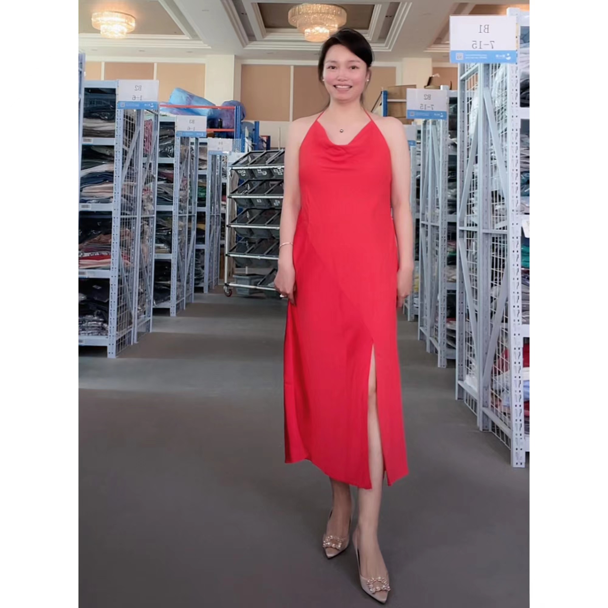 5498#吊带连衣裙女剪标红色女装显瘦气质夏季修身纯色打底春夏