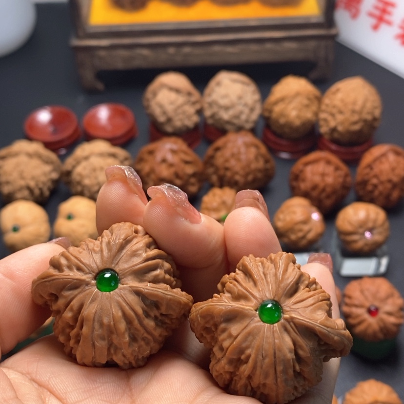 【闪购商品】桃核吊坠首**赁