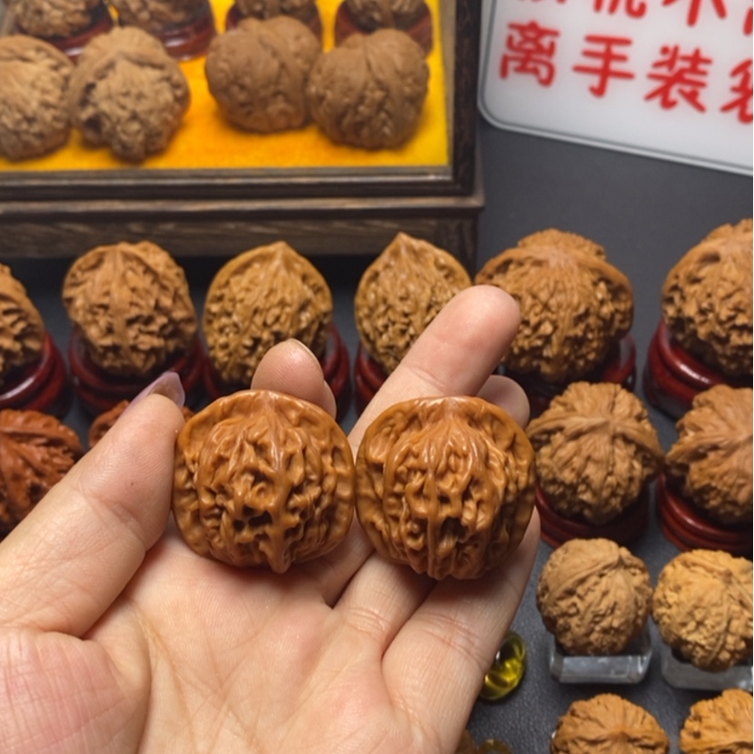 【闪购商品】桃核把件君*水