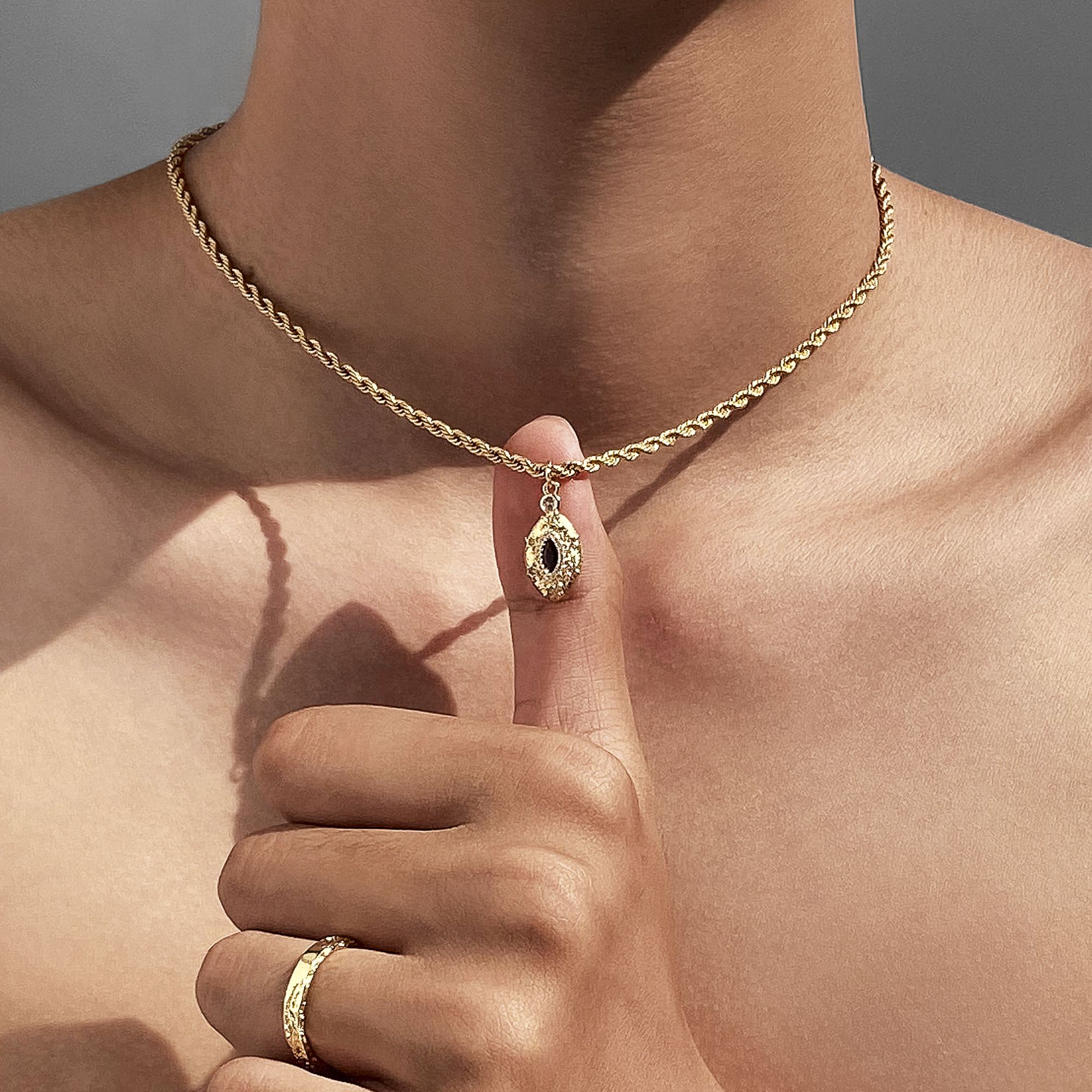 钛钢项链 金色蓝眼泪恶魔之眼吊坠男美式个性简约百搭潮牌锁骨链