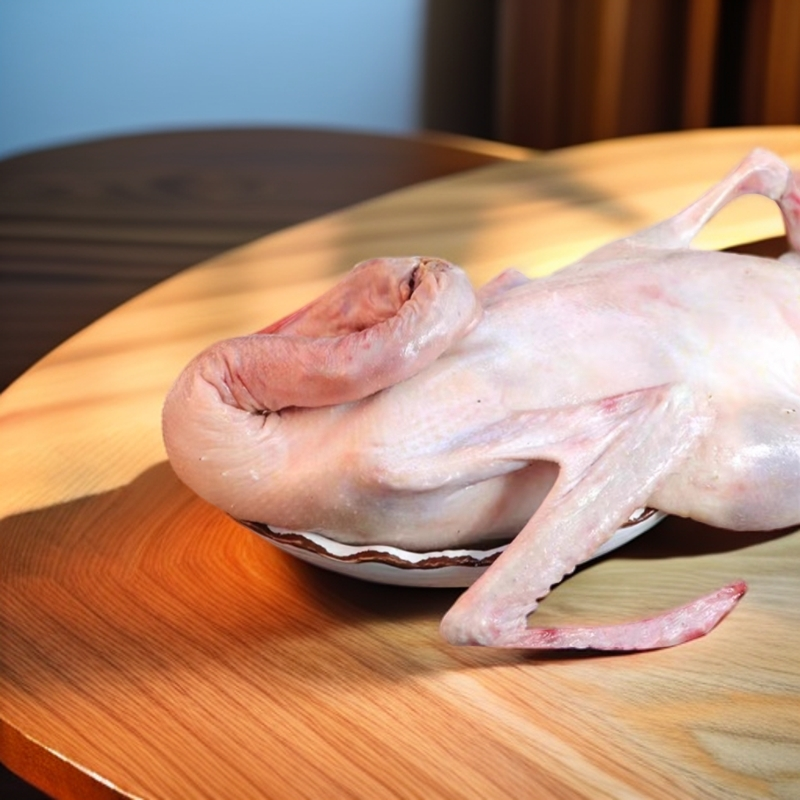 新鲜放养散养鹅肉大白整只铁锅炖大鹅