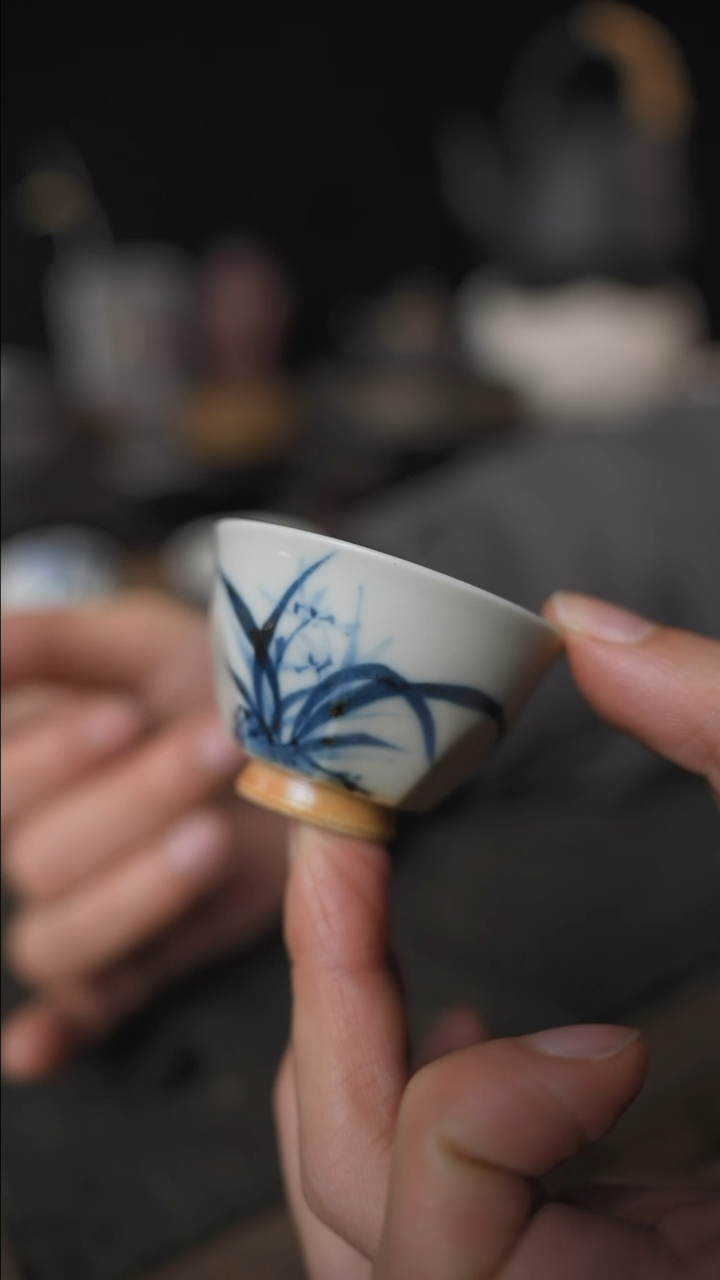 【闪购商品】陶瓷青花君子兰包银口20c1个