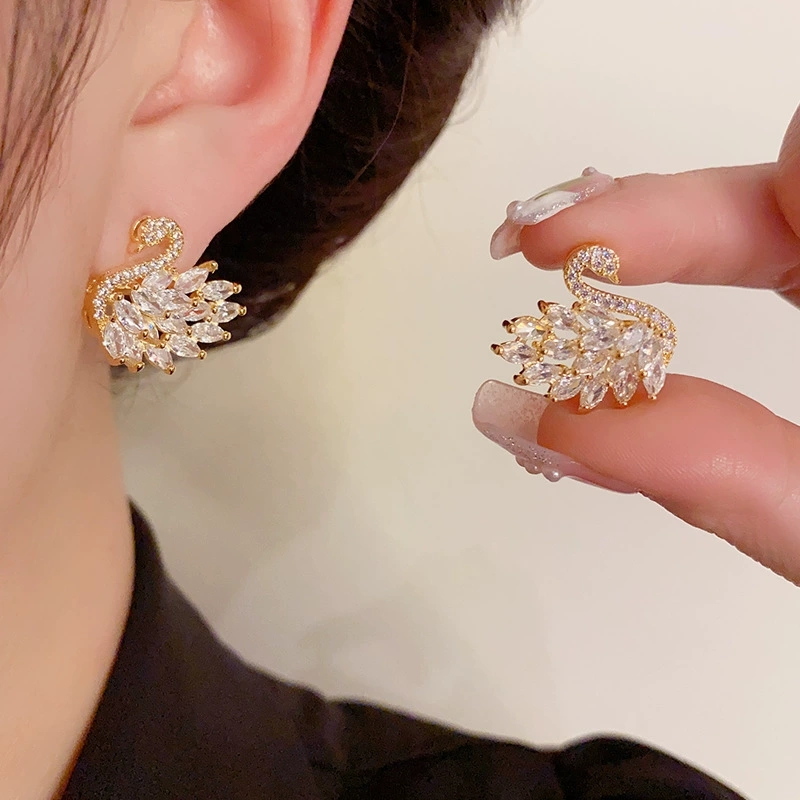 铜合金锆石耳饰 爆款耳饰A58精致满锆天鹅耳钉2025新款s925银针