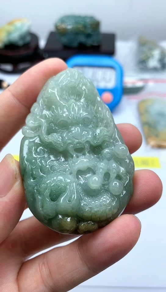 【闪购商品】翡翠颈饰未镶嵌龙牌
