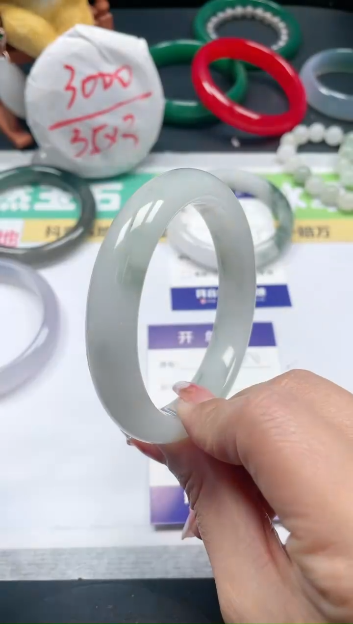 【闪购商品】石英质玉手镯未镶嵌100/59.7