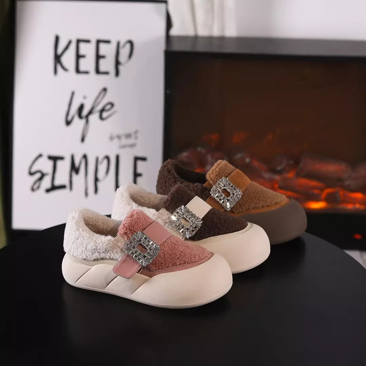 达芙妮2023新款时尚人造短毛绒短筒多种材质拼接冬季松糕底雪地靴