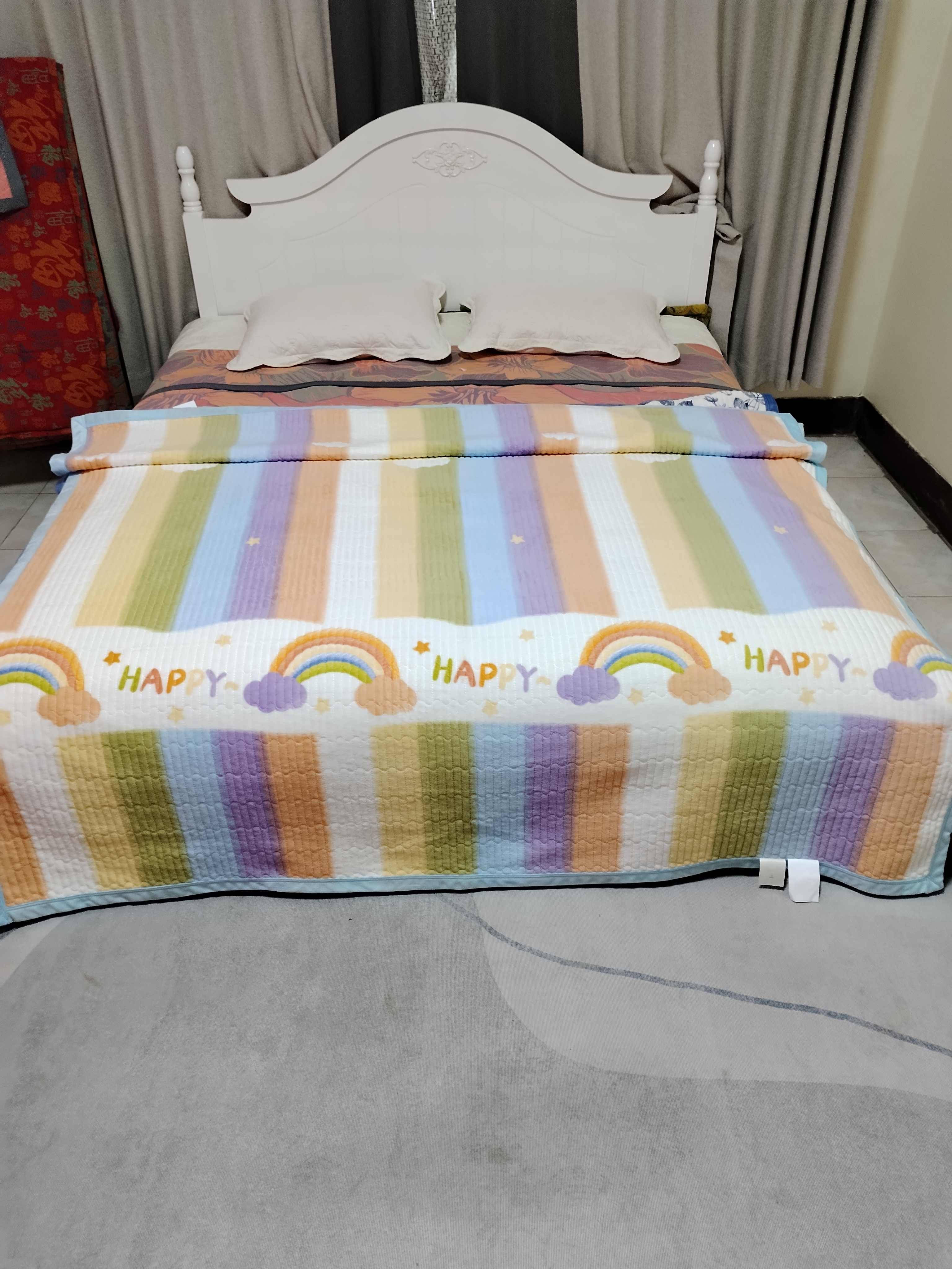 牛奶绒彩虹加厚床盖