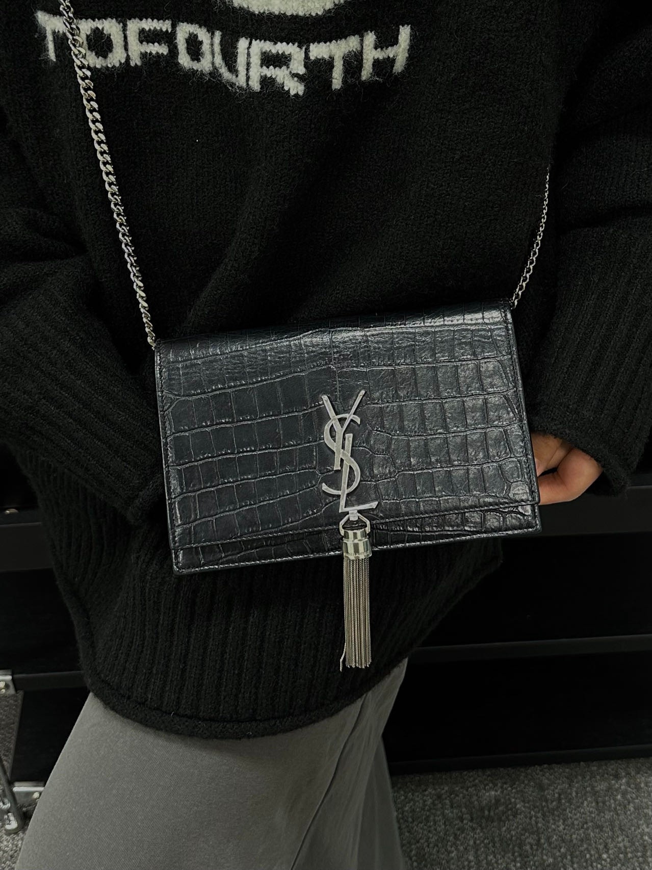 95新 YSL/圣罗兰 CS4389 黑银鳄压流苏包