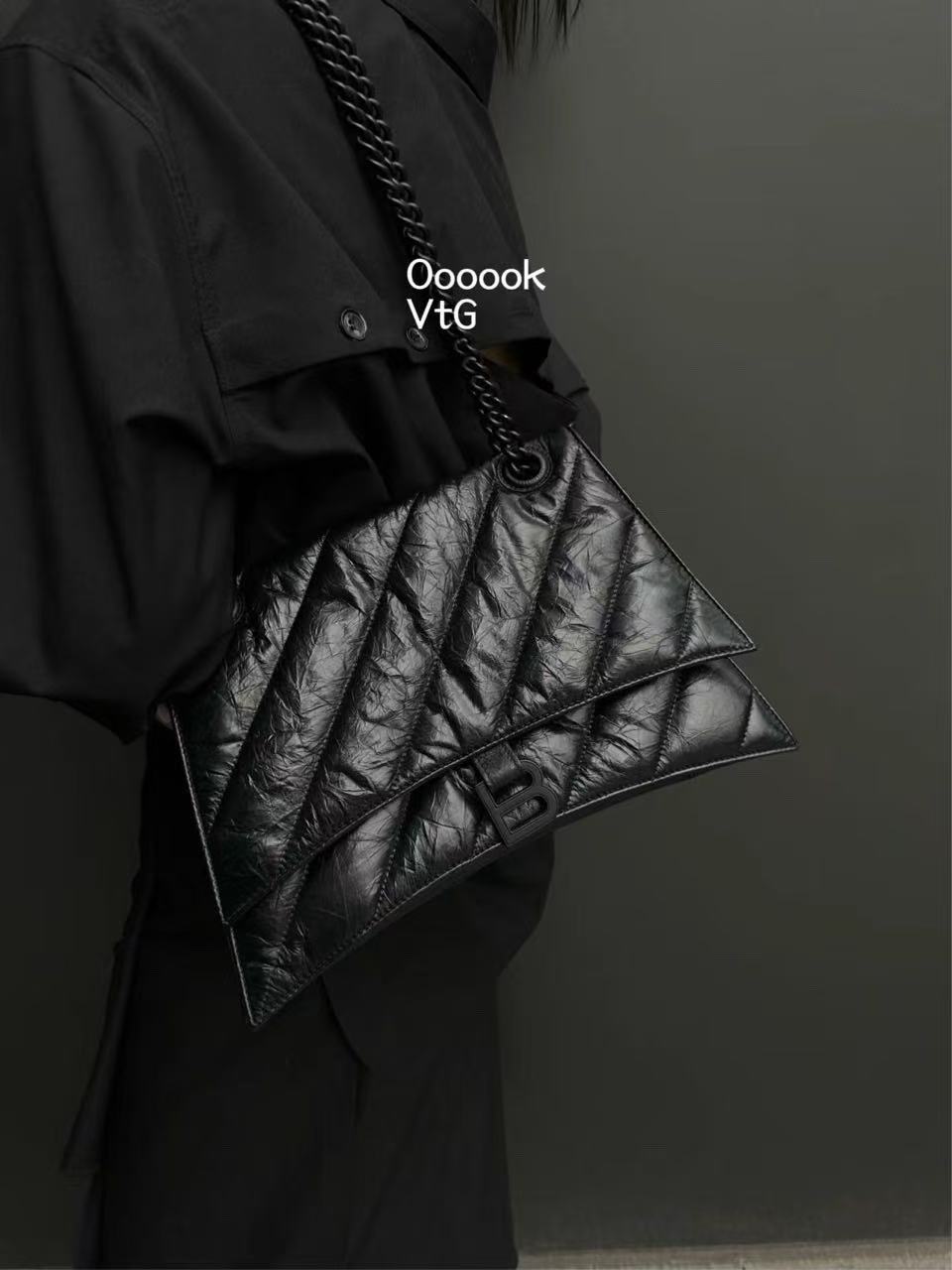 95新 Balenciaga/巴黎世家 CS5641/巴黎世家 黑色中号单肩包