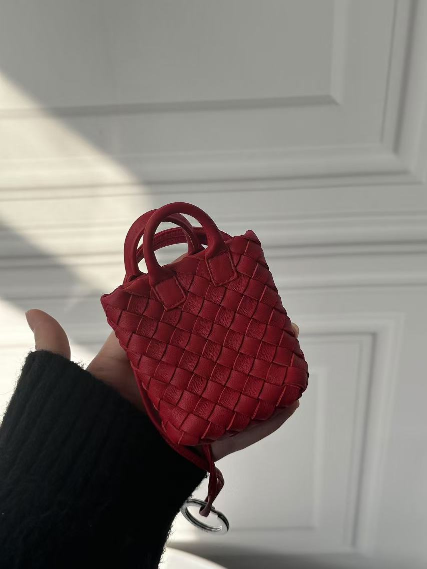 95新 BOTTEGA VENETA/葆蝶家 CS5629/BV 红色钥匙扣挂件