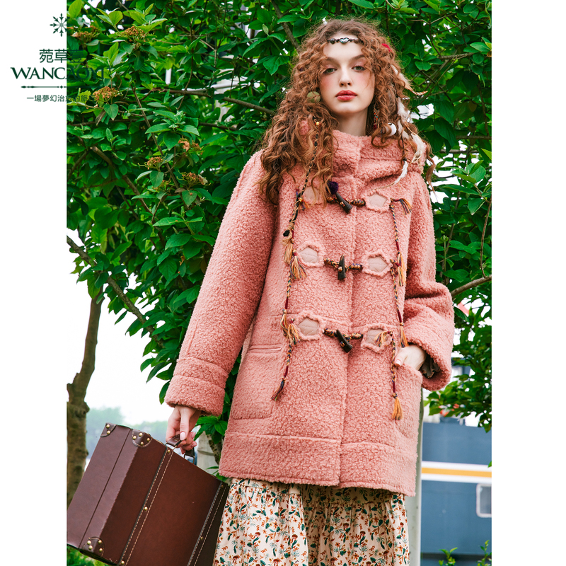 菀壹2024冬季新款小香风气质时尚复古毛呢加厚短外套W08530351