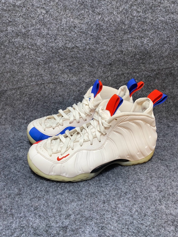 40码 耐克 喷泡中帮篮球鞋 成色新 公价1629