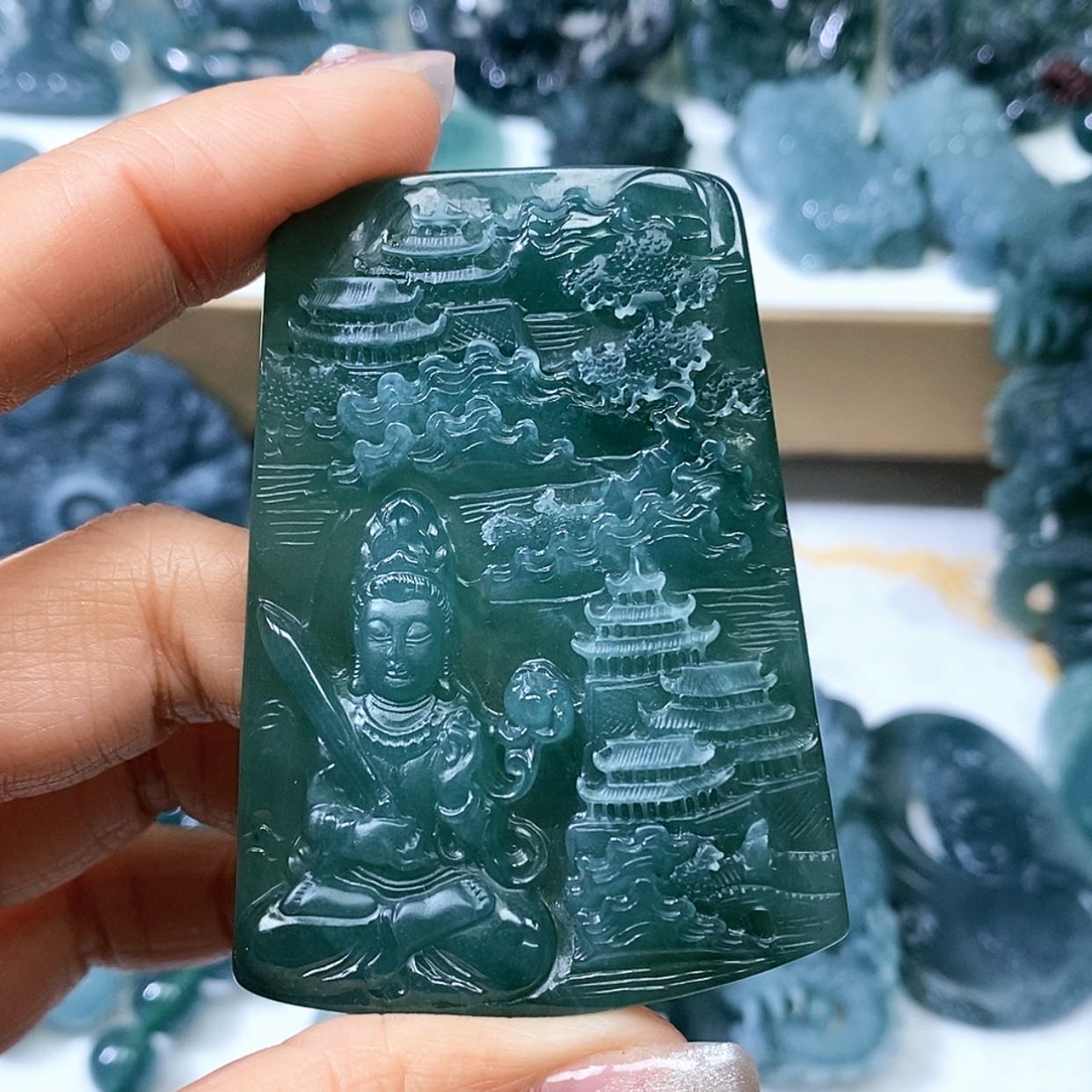 【闪购商品】翡翠颈饰未镶嵌冯*打