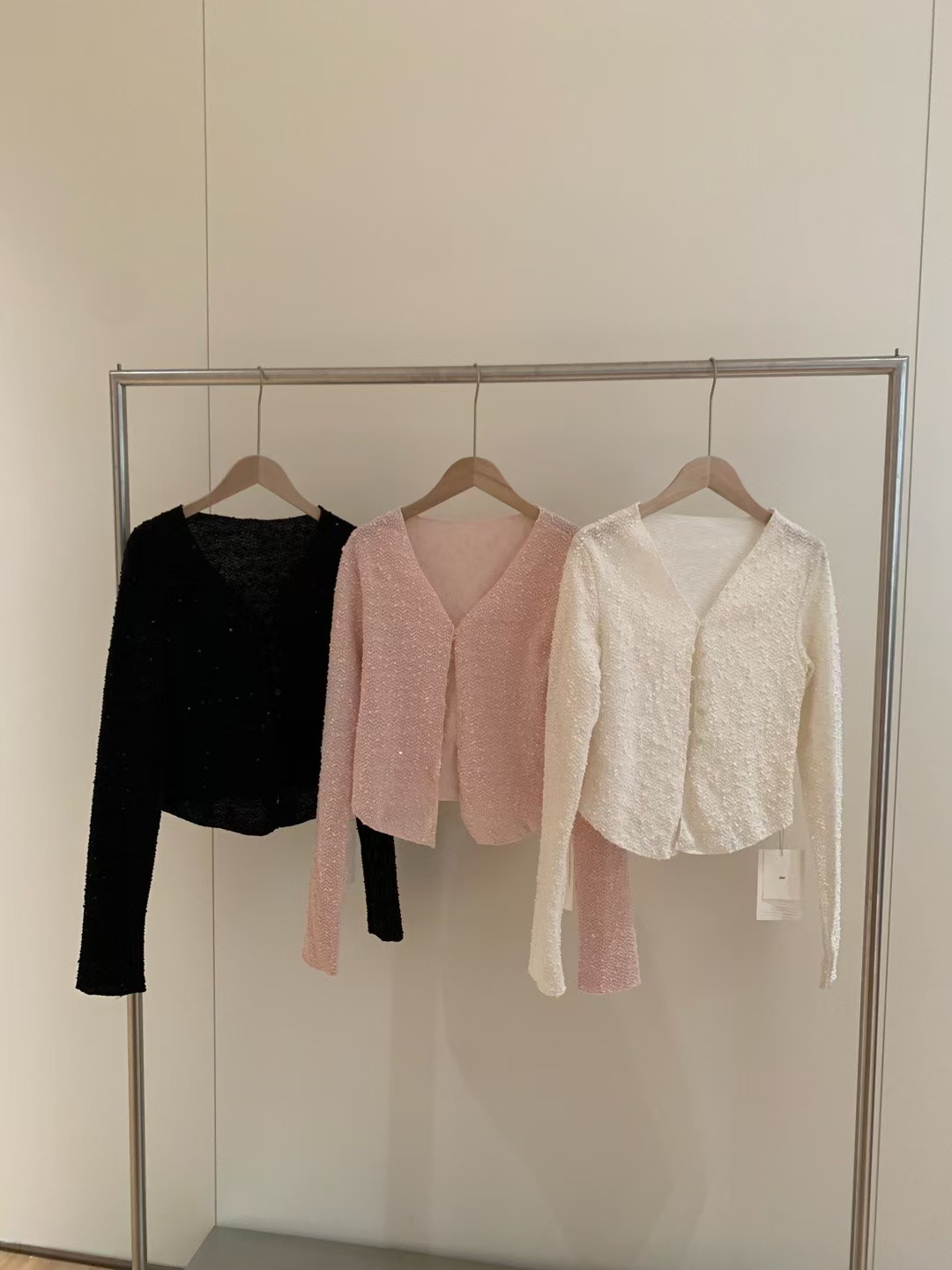 ALER（61071#库）气质针织短款小衫 KC