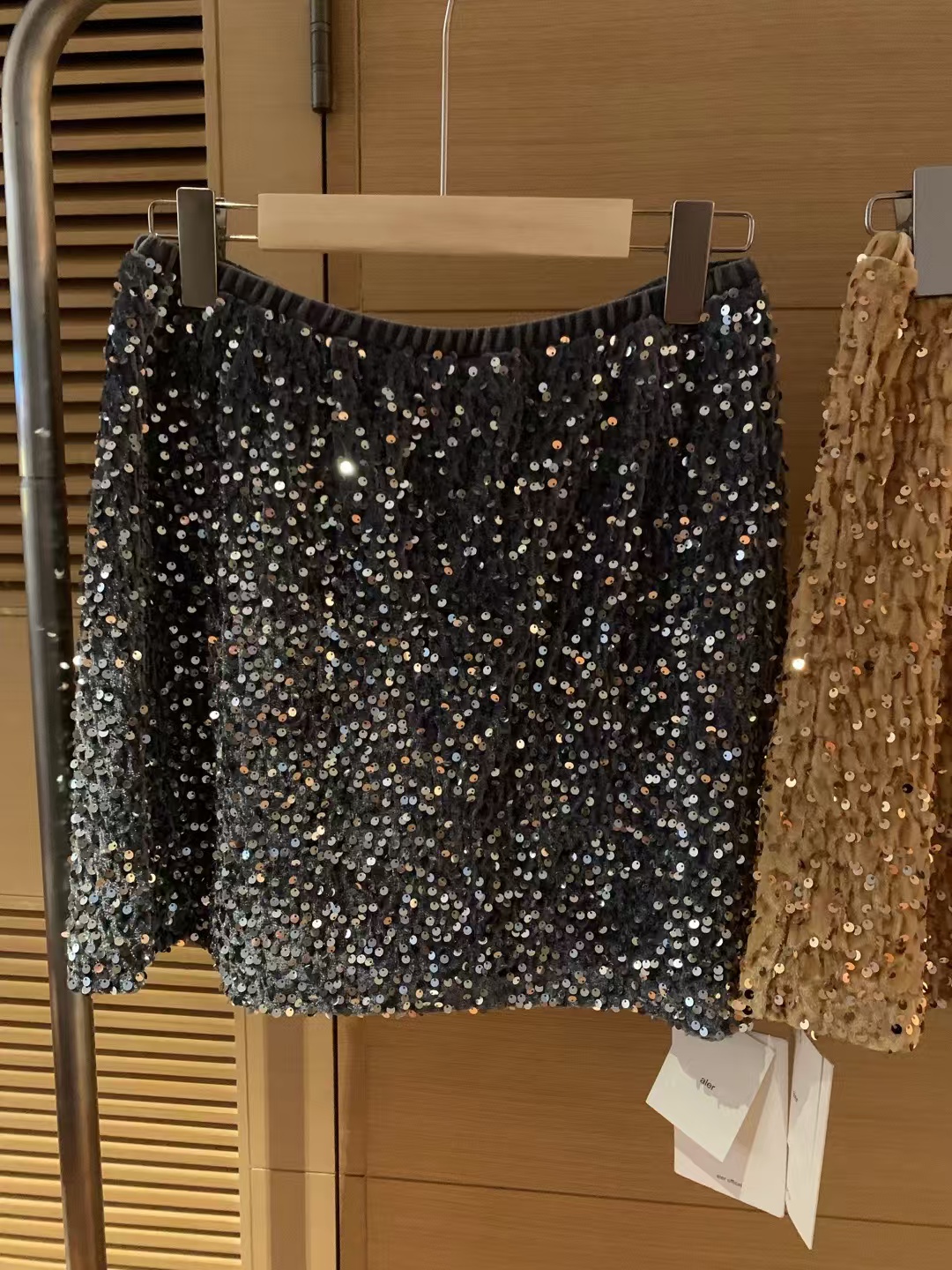 ALER（81011#库）气质韩版亮片短裙 KC