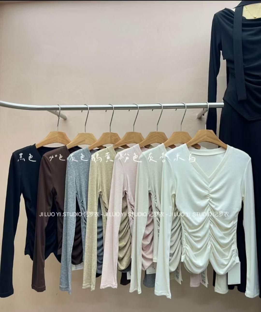 JI LUO YI.（1313#库）多褶皱修身气质上衣 KC