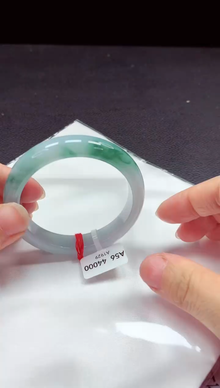 【闪购商品】翡翠手镯未镶嵌镯子56+