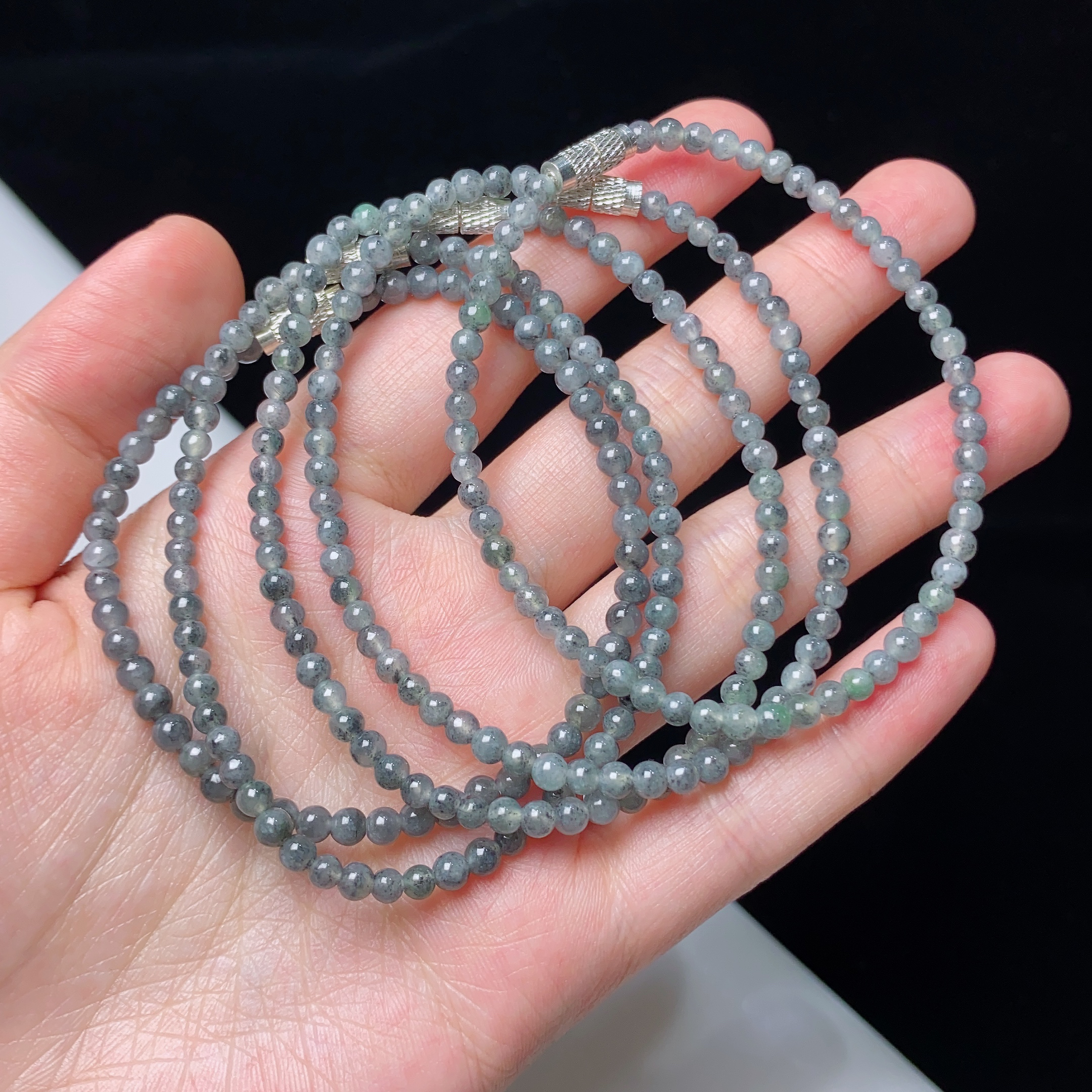 缅甸天然翡翠A货冰乌鸡小米珠手链卡3.3mm（多样性发其一）简约清新