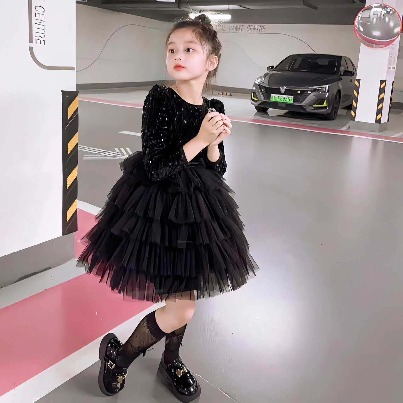 女童赫本风连衣裙2023秋冬新款女宝宝黑色蛋糕裙洋气公主礼服裙子