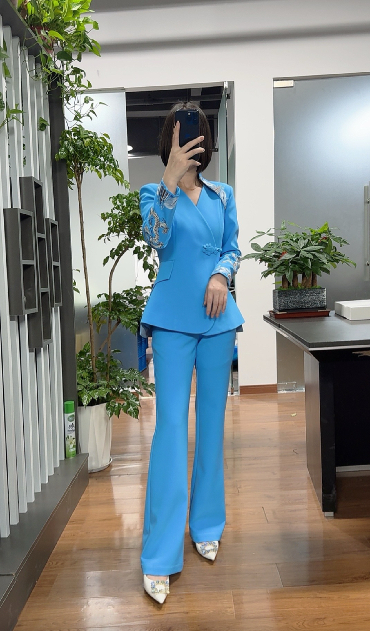马姑娘专属-25297-2025秋款高级感肩部刺绣国风西服套装设计套装