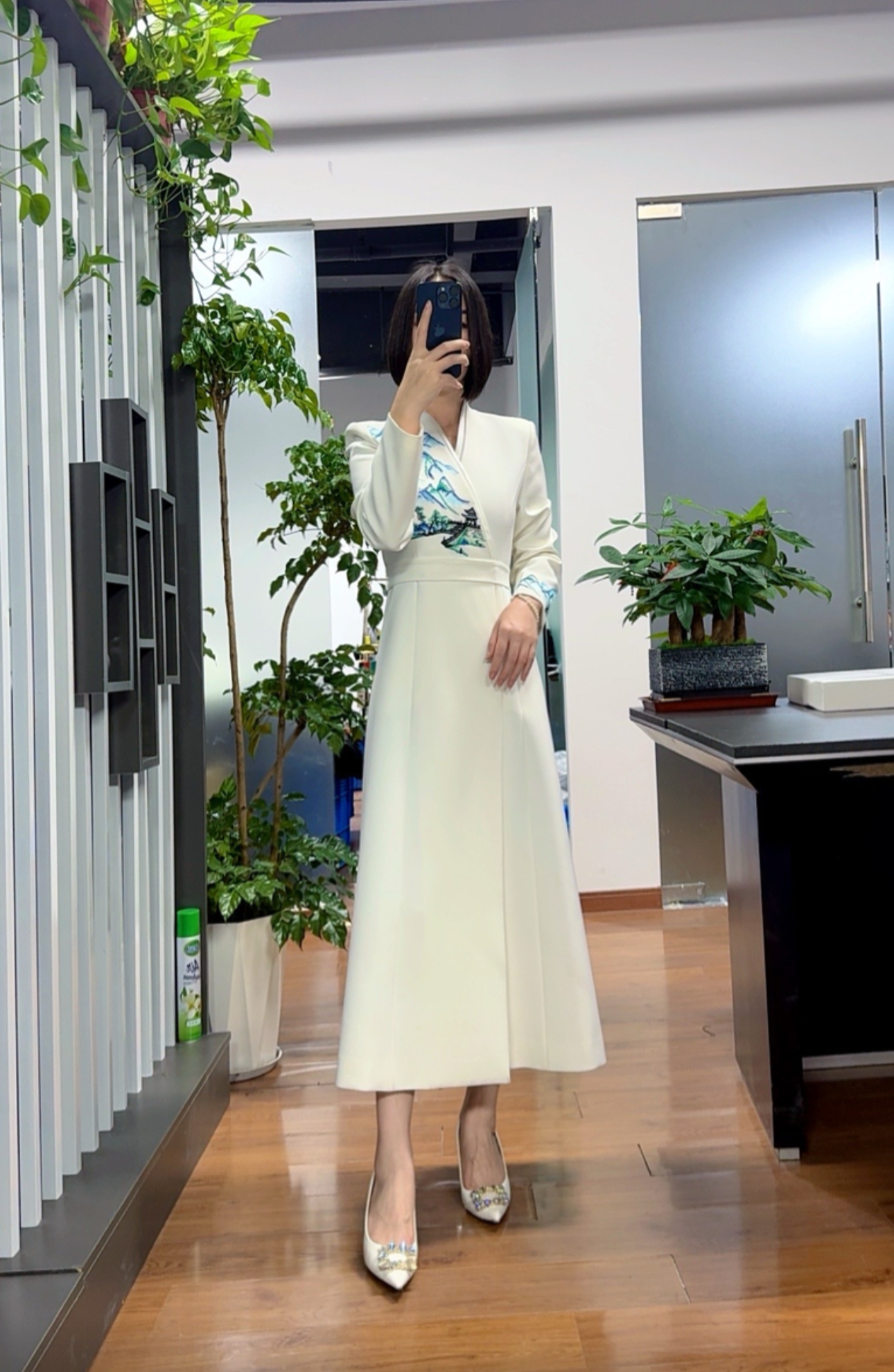 马姑娘专属-821-秋季新款国风千里江山刺绣风衣战袍