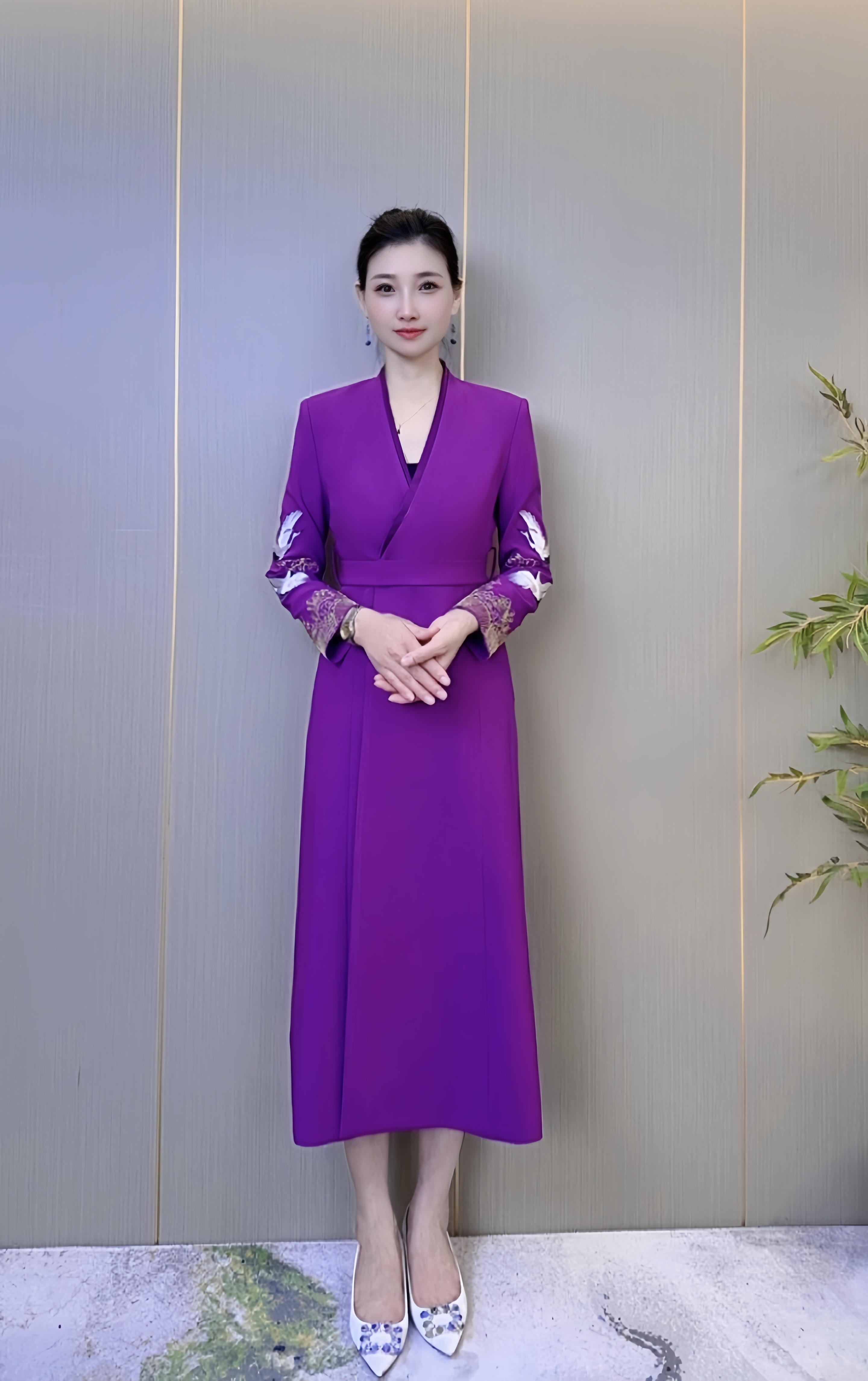 马姑娘专属-953-2025秋冬新款中式国风仙鹤刺绣V领气质风衣战袍