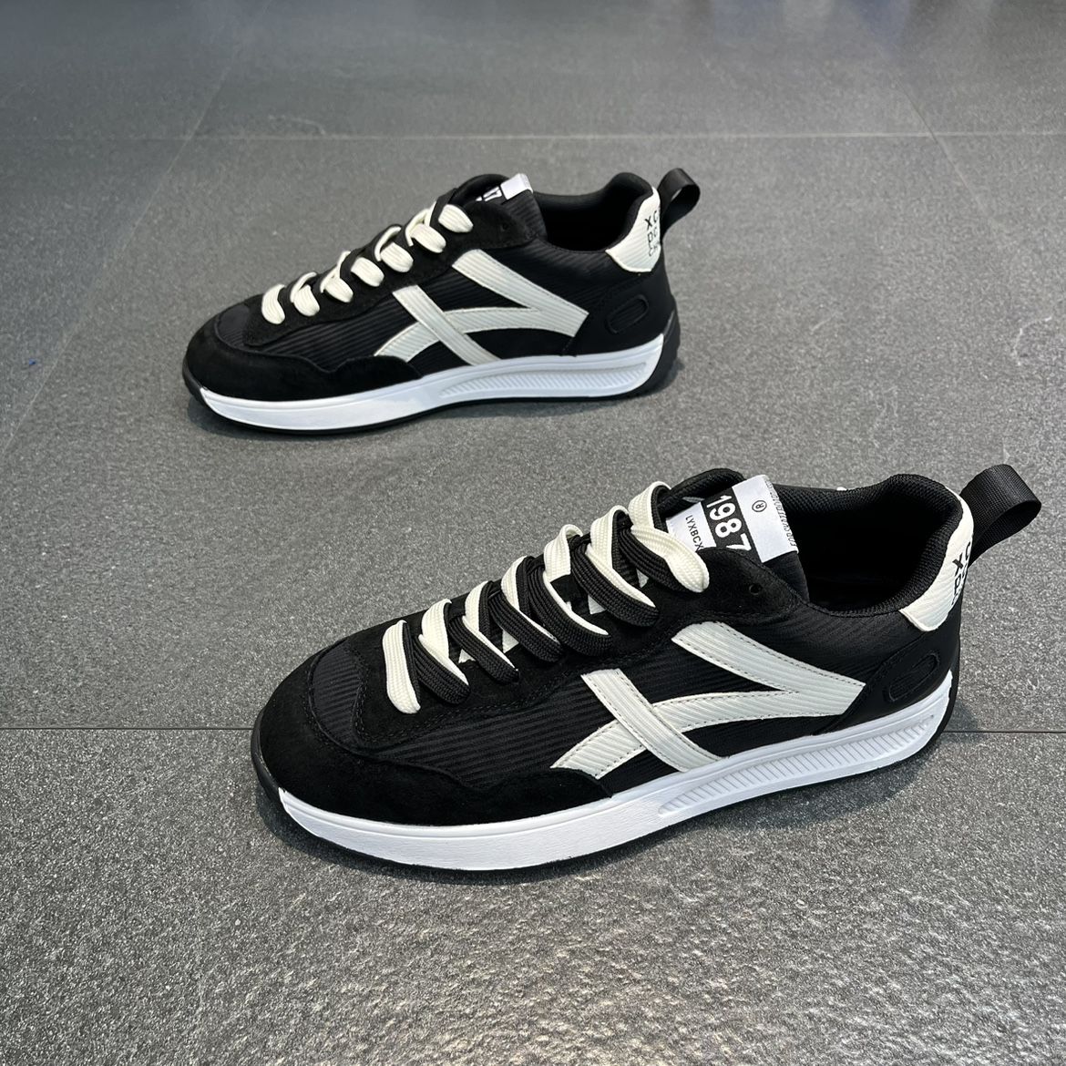 2023年新款防臭小众慢跑鞋耐脏低帮运动休闲鞋百搭网面爆款男鞋潮