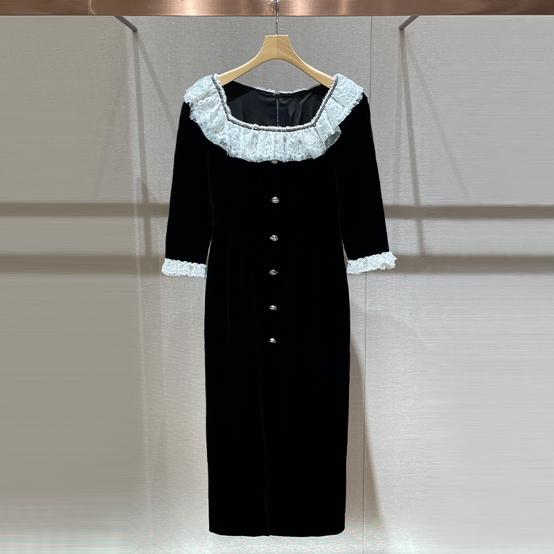 气质独特绝美连衣裙2025秋冬新款法式复古蕾丝拼接显瘦方领丝绒裙