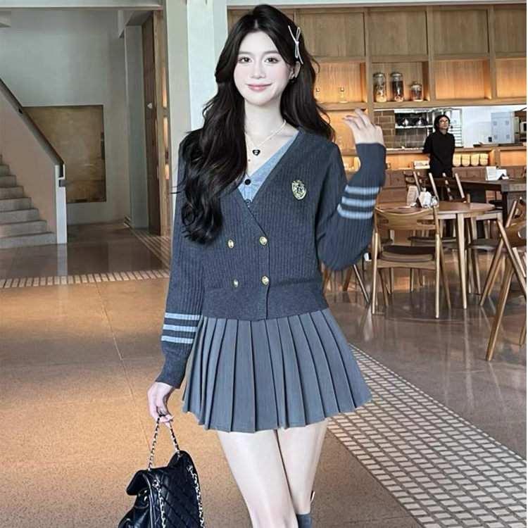 英伦学院风减龄套装2025秋冬新款假两件针织开衫外套百褶裙两件套