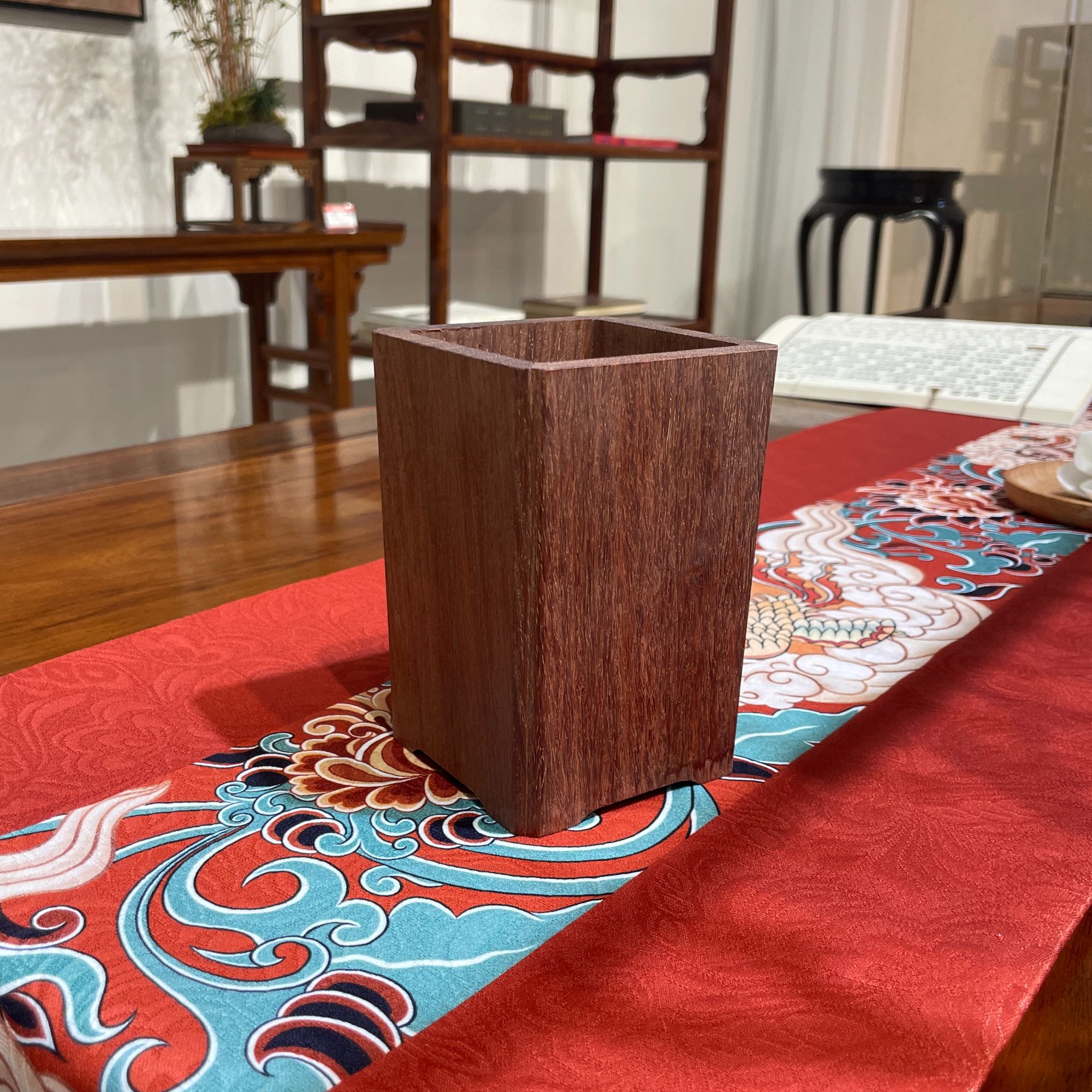 缅甸花梨笔筒大果紫檀中式办公书房简约木笔筒学生实木质古风