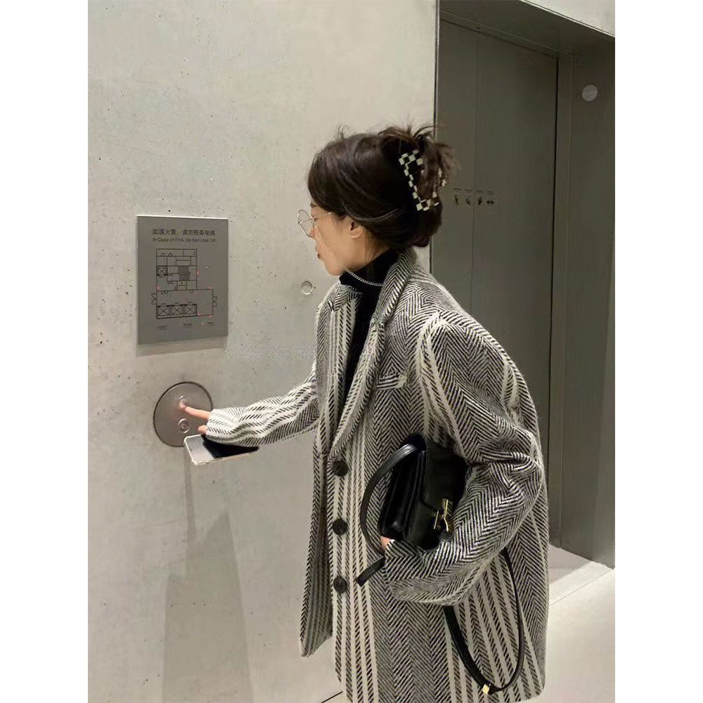 小众时髦高级感冬季新款呢子大衣外套宽松显瘦复古chic潮洋小香风