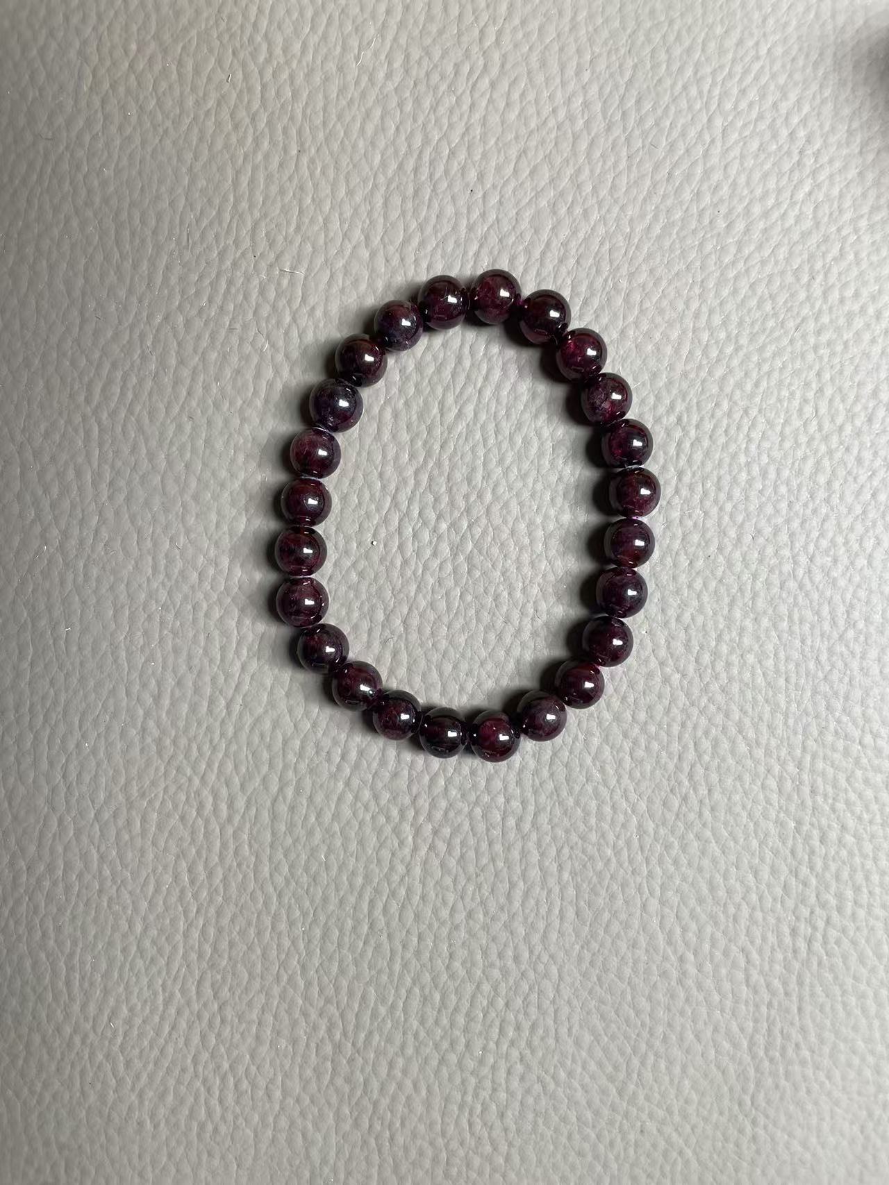 紫牙乌酒红石榴石手链女多层多圈3三圈手串