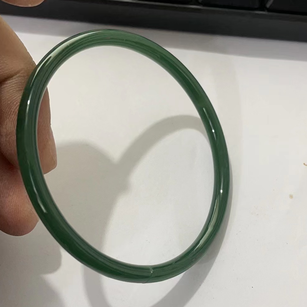 手镯 凌天菠菜绿手镯