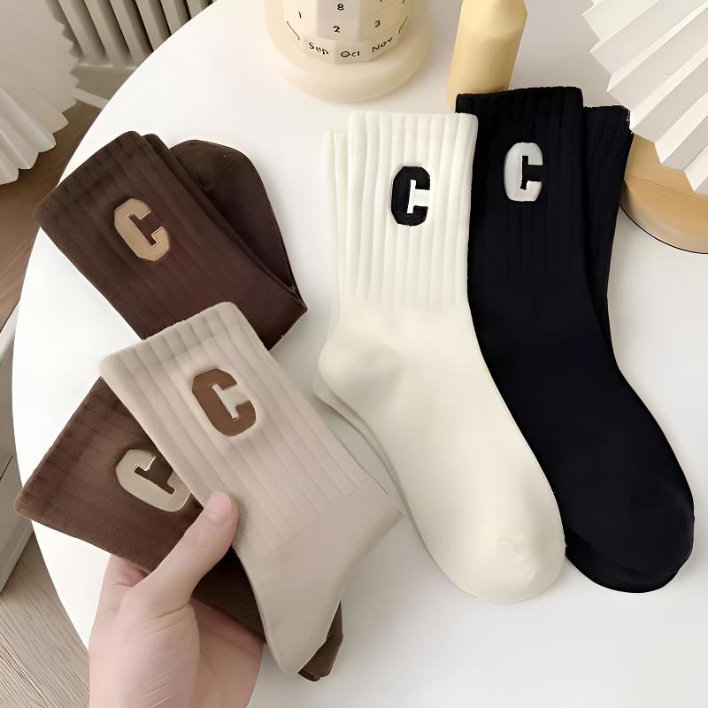 C字母经典简约中筒袜秋冬款高弹棉袜时尚百搭吸汗鲨鱼裤专用袜子
