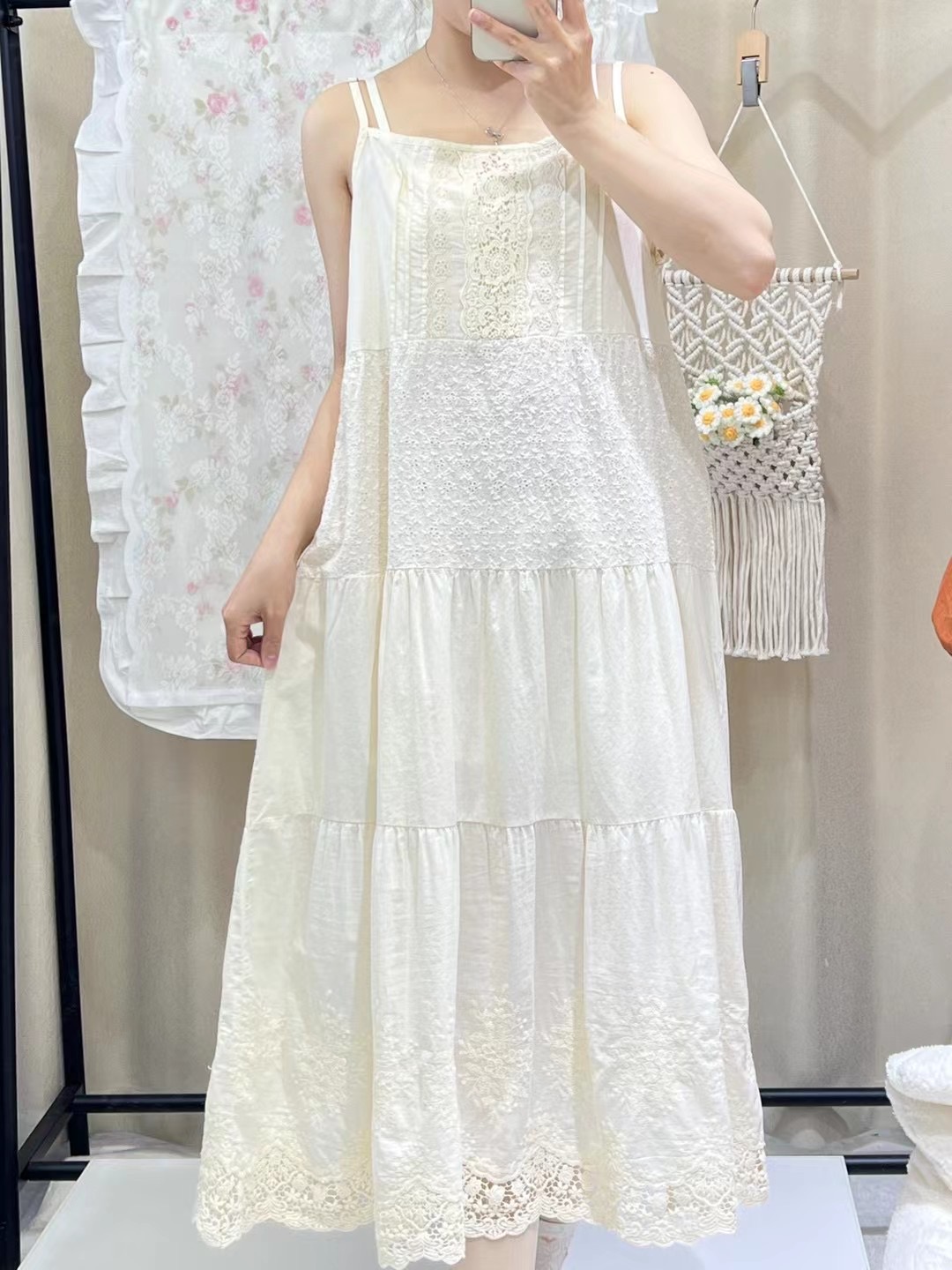 松子家重工绣花吊带裙