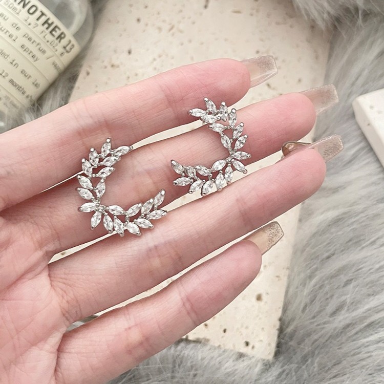 合金耳饰 钛钢耳饰新款潮树叶子C圈精致小众设计款高级感耳环气质