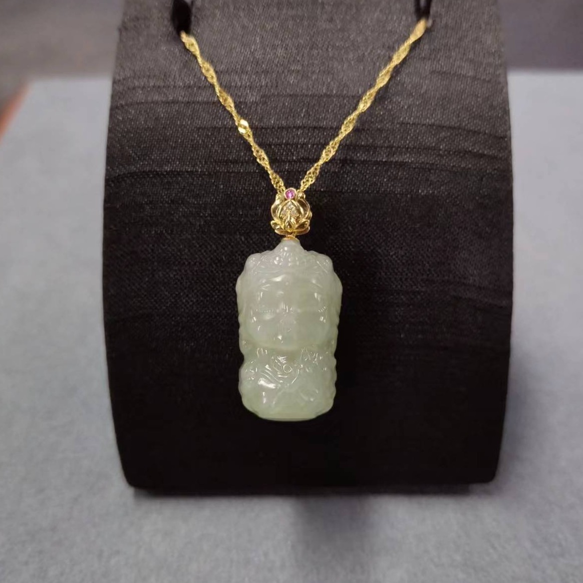 菲菲珠宝好*18K和田玉吊坠