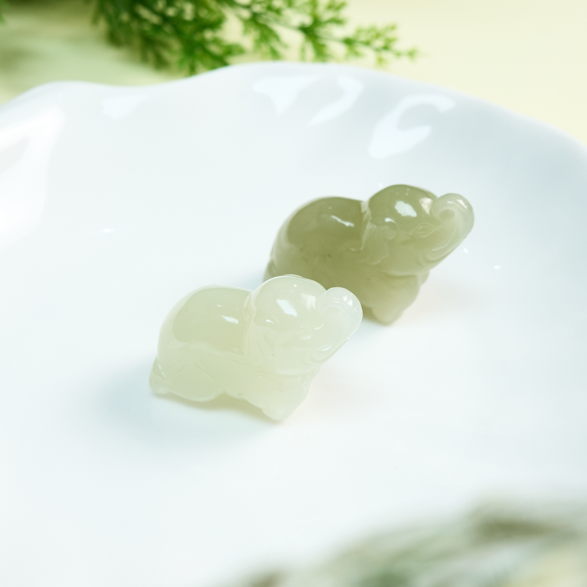 菲菲珠宝好^和田玉大象吊坠-多样性发一