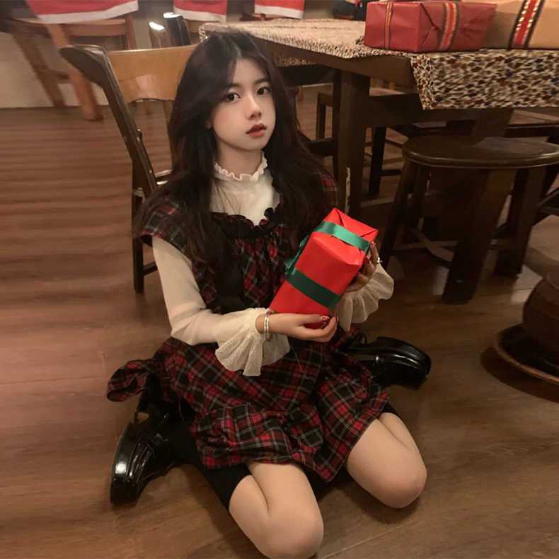 CxcvcK港风复古chic小香风法式红色格子背带连衣裙子秋款女小个子