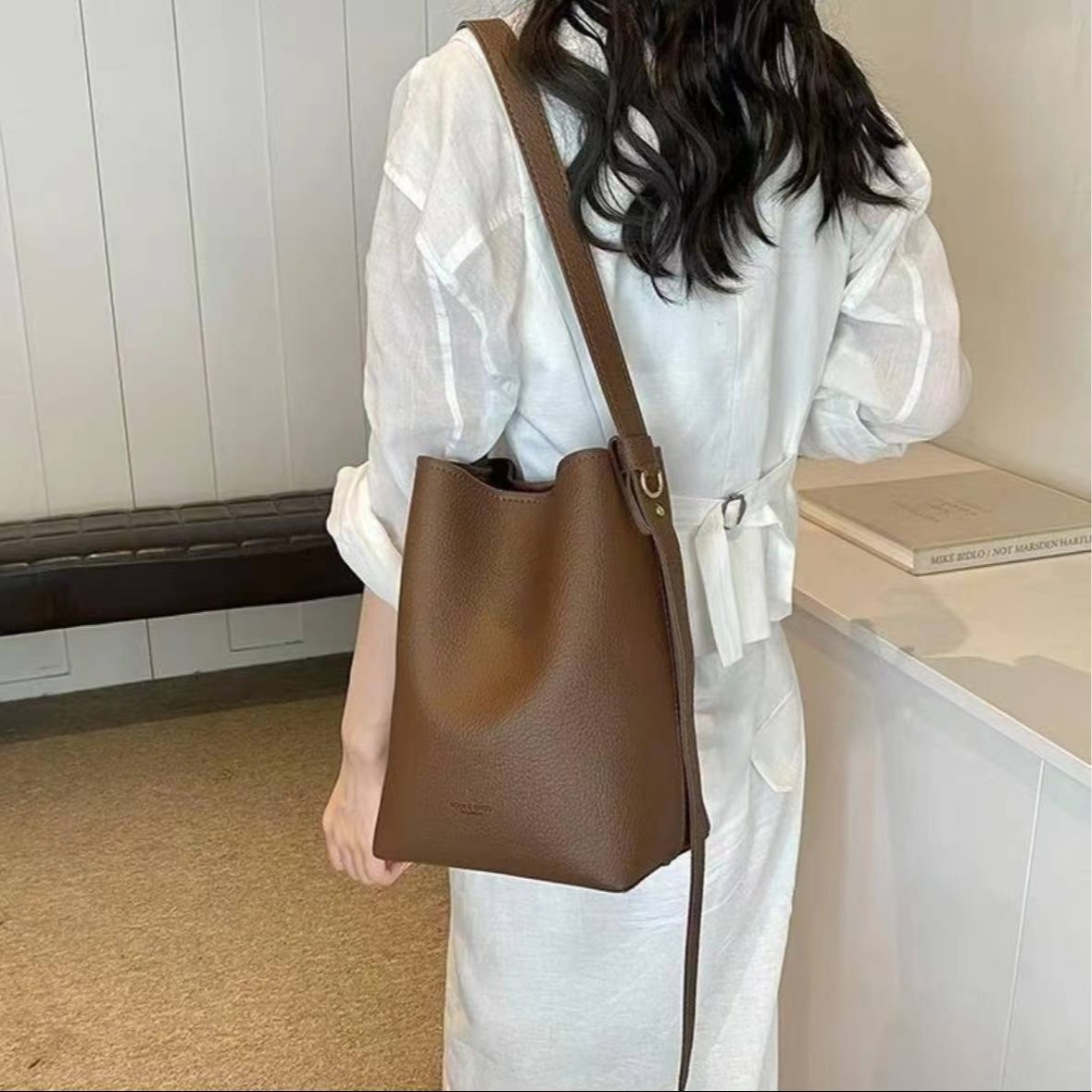 小亚推荐  新款通勤设计款包