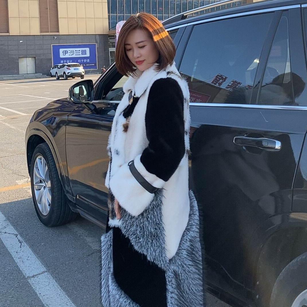 四号链接2025新款秋冬舒适保暖撞色外套