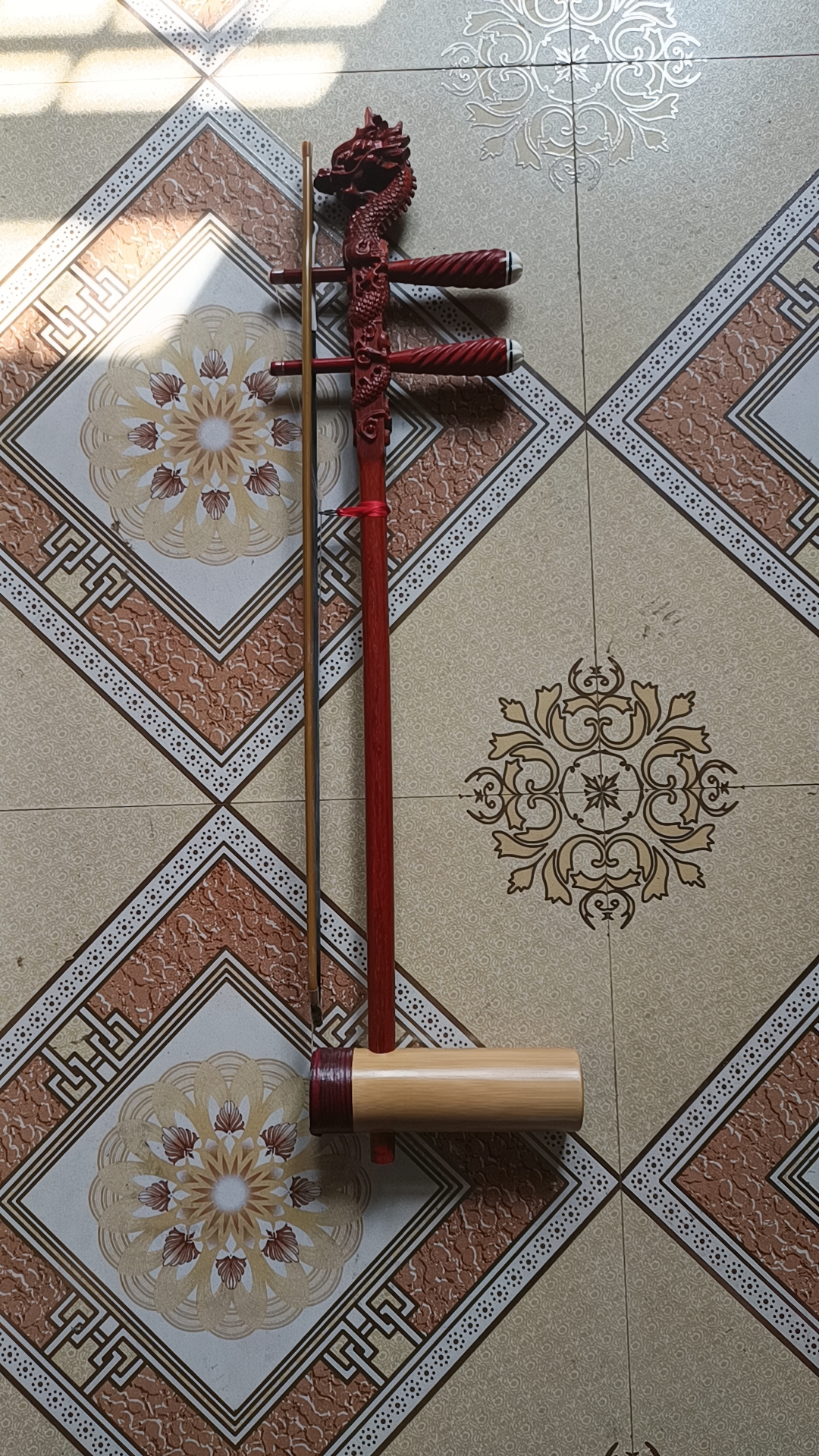 红木小龙头二胡一只