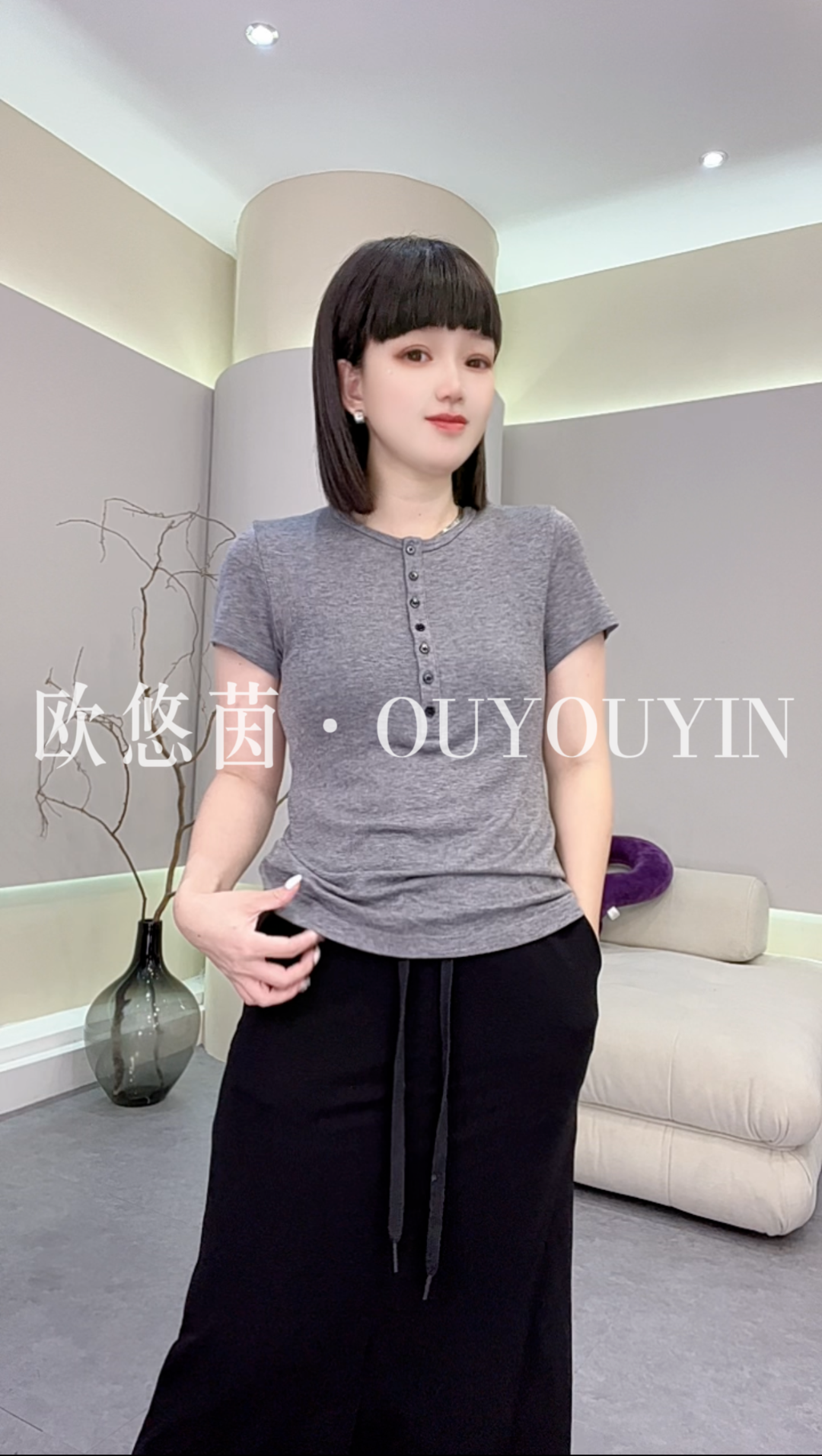 【欧悠茵】莱赛尔天丝羊毛时尚短袖上衣修身老钱酷痞帅炸街风女装