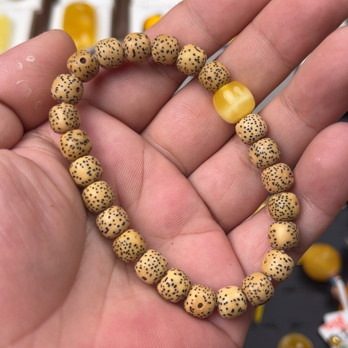 【闪购商品】琥珀颈饰未镶嵌