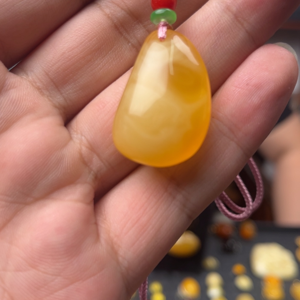 【闪购商品】琥珀颈饰未镶嵌