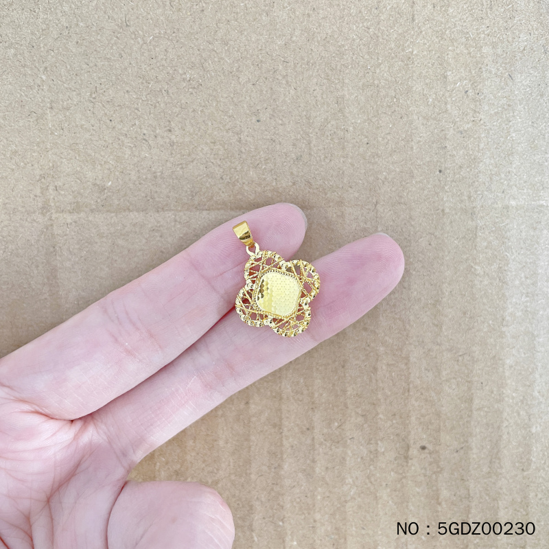 足金999 【5G黄金镂空绕线四叶草亮镜鱼鳞吊坠5GDZ00230】