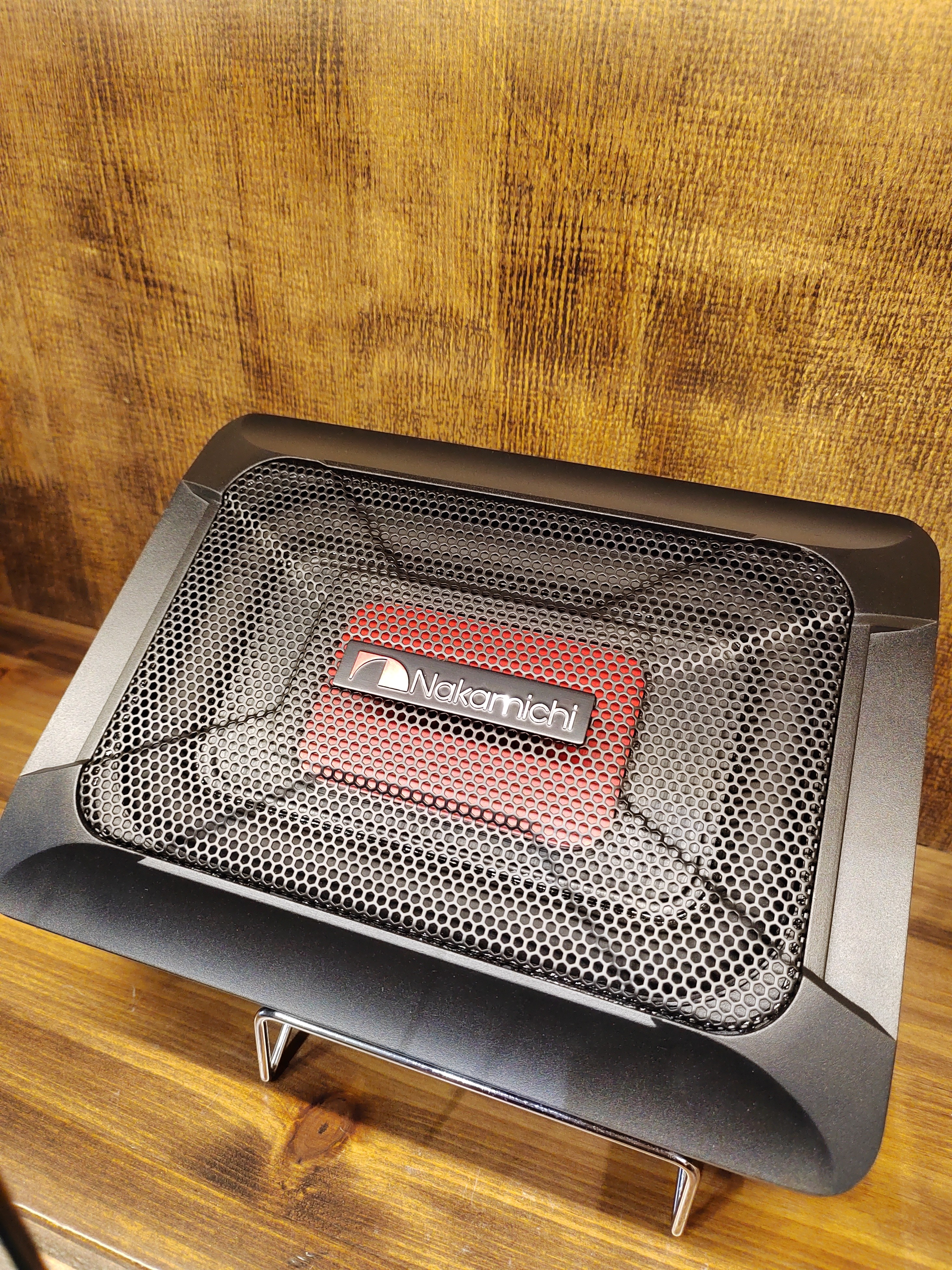 日本中道超薄低音炮618S改装电子影音车改改装电子影音车改品牌